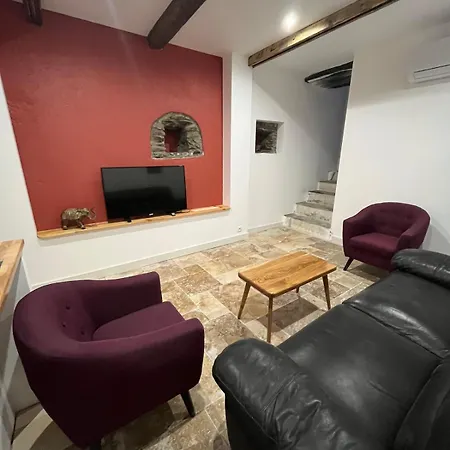 Pleasant Quiet House With Private Courtyard