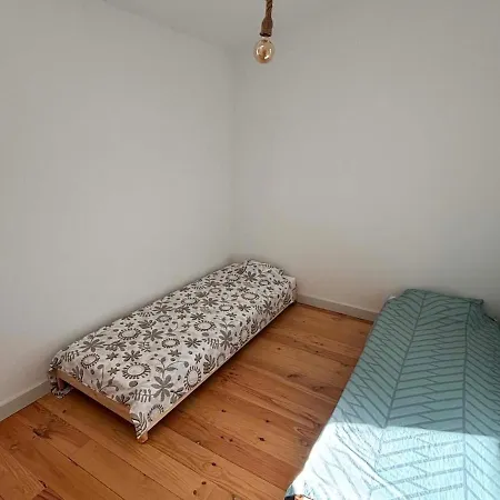 Pleasant Quiet House With Private Courtyard בית נופש בניולס-סור-מר